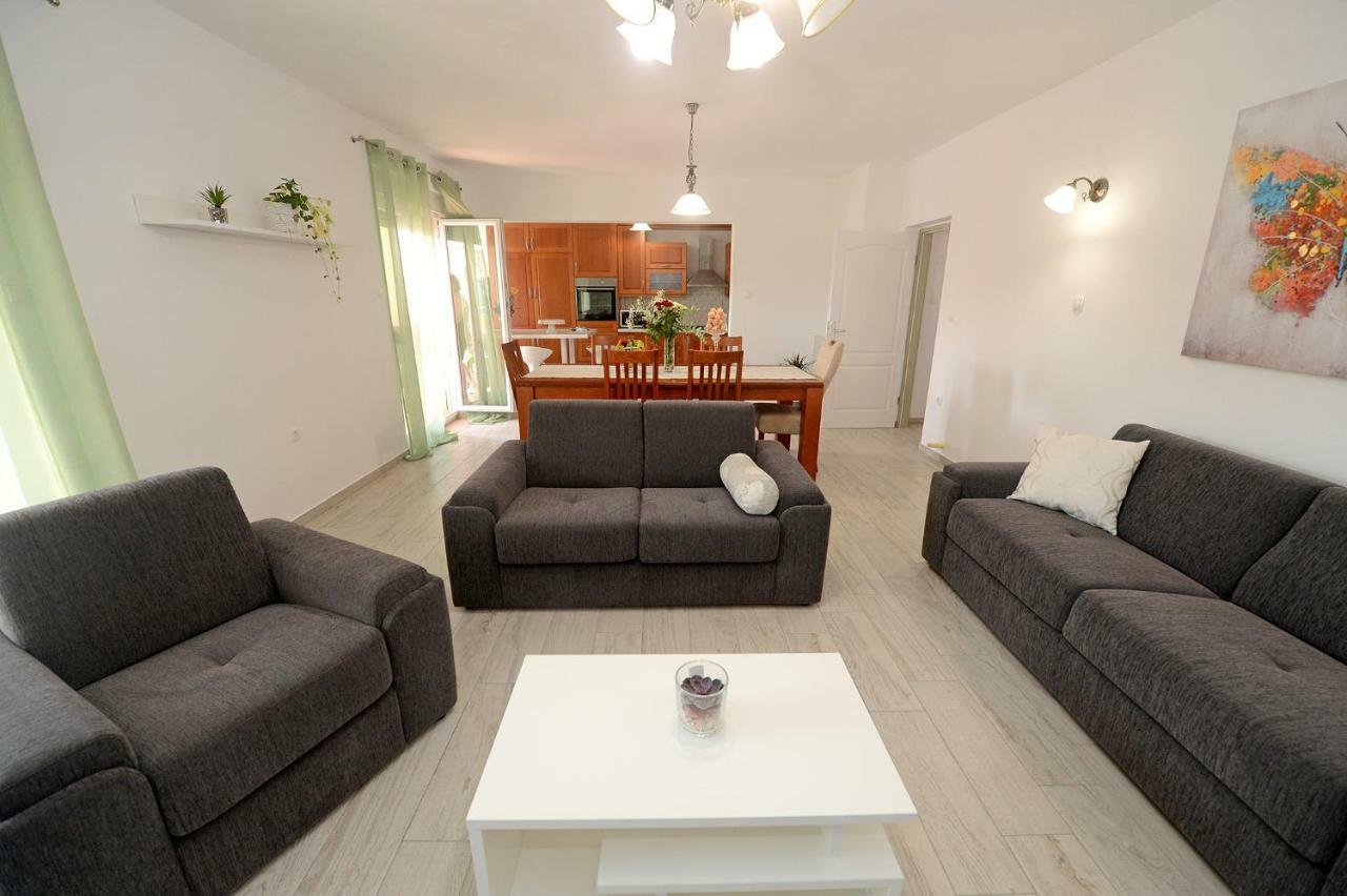 Apartman Adriana ซาดาร์ ภายนอก รูปภาพ